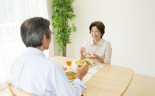 老人吃不下飯的原因 老年人食欲不好五個(gè)方法來應(yīng)對(duì)